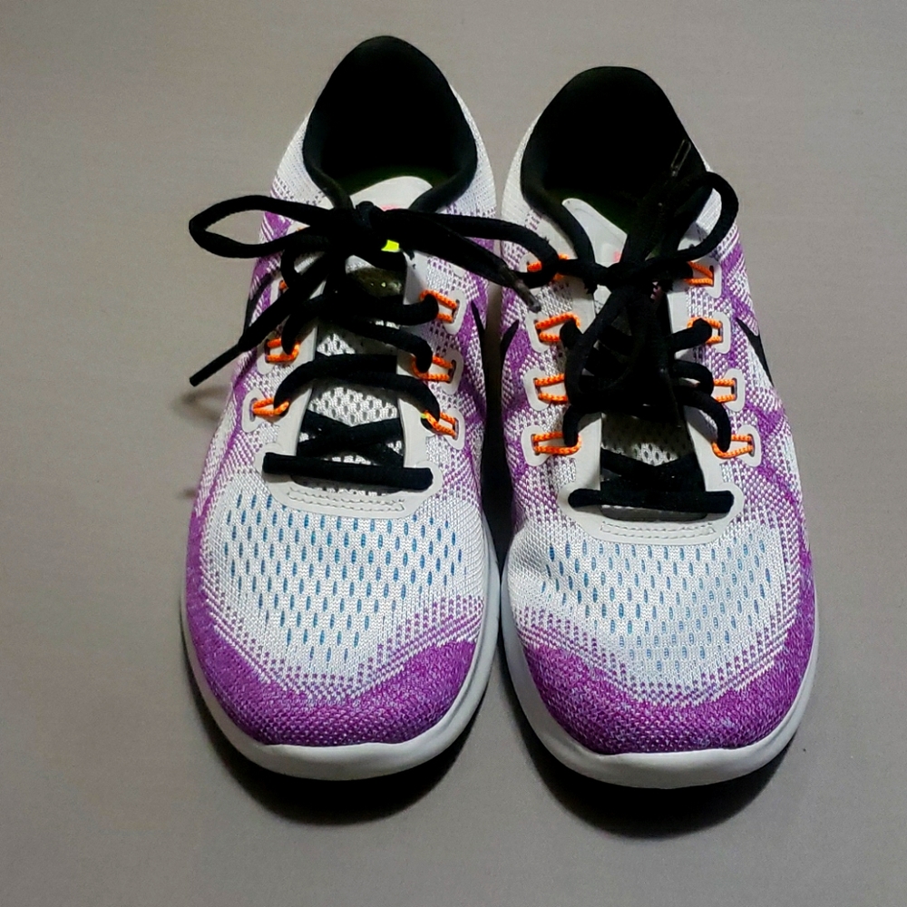 Women's Sneakers 👟 😍....multi colors...